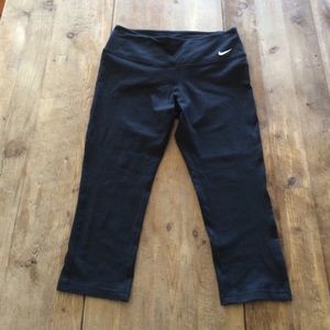 Black cropped leggings