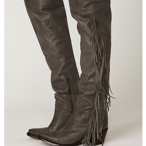 Free People Boots - Free People Ash "Austonian" leather fringe boots!