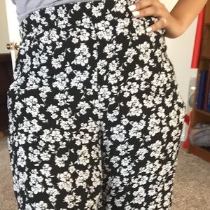 Forever 21 Floral Print Pants ✌️🌼