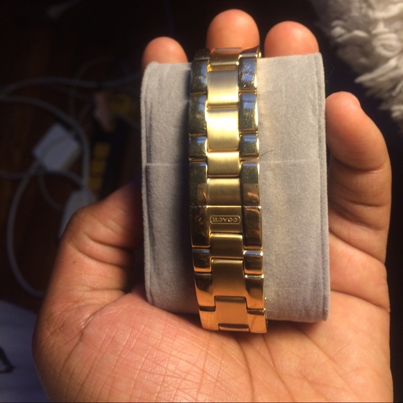Coach Watch - Picture 2 of 4