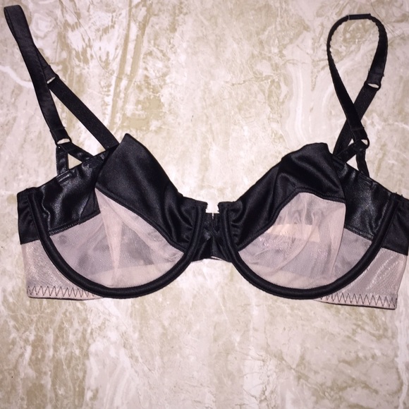 💘SOLD💘Very sexy beige and black balconet unlined - Picture 2 of 2