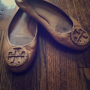 Authentic Tory Burch classic pebbled leather flats