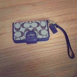 Coach IPhone 5/5s/5c phone case/ wristlet / wallet