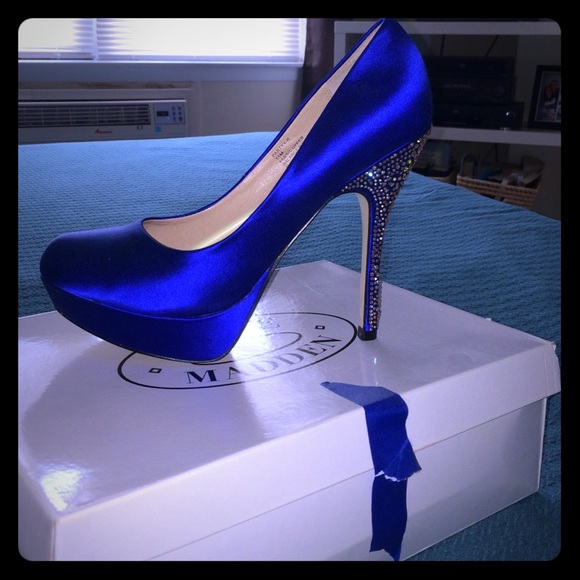 Steve Madden Shoes - Steve Madden Partyy-R