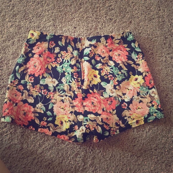 Floral High Waisted shorts