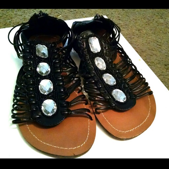 A pair of a cute sandals - Picture 1 of 1
