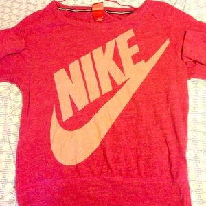 Loose fitting NIKE tee