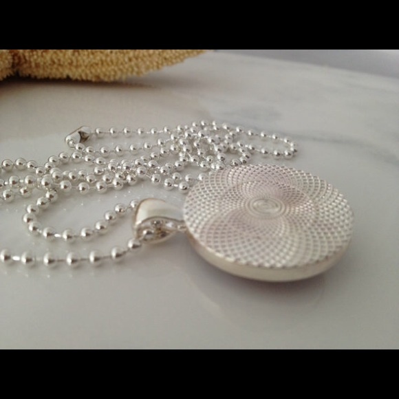 Starfish and Swarovski crystal pendant silverchain - Picture 2 of 2