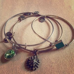 Bracelet bundle Alex and Ani (2 out of the 3)