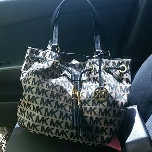Brand new michael kors jet set tote