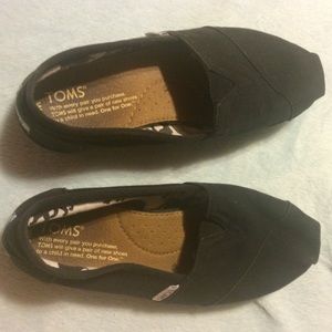 Black toms
