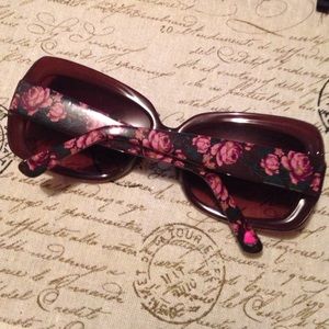 😎Betsey Johnson Sunglasses!😎