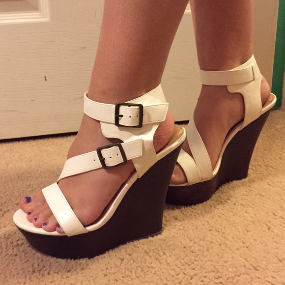 Platform Wood Wedges - Picture 4 of 4