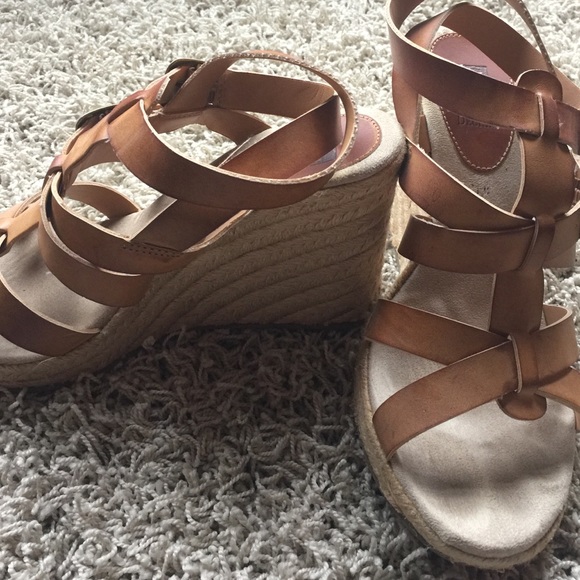 Sandals - Picture 2 of 3