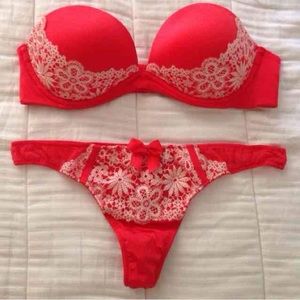 Victoria's Secret set