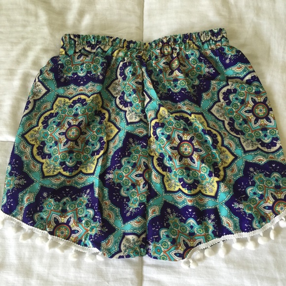 NWOT Pom-Pom Shorts - Picture 2 of 2
