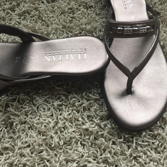 Sandals - Picture 3 of 3