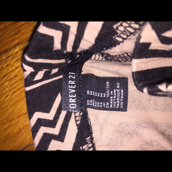 SOLD ON Ⓜ️ Forever 21 black & tan tribal leggings - Picture 3 of 3