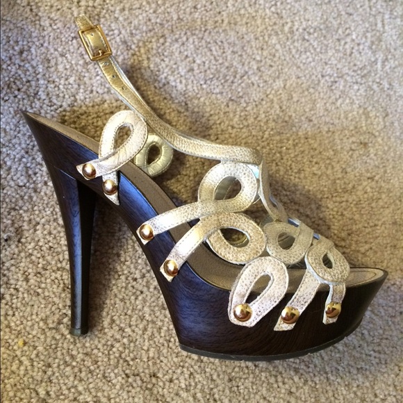 Jessica Simpson heels