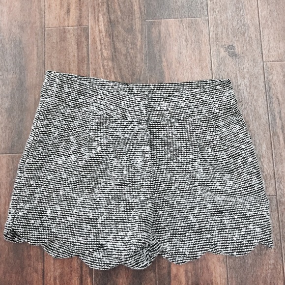 Maude short size small
