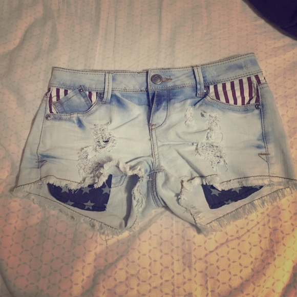American Flag Distressed Shorts - Picture 1 of 2