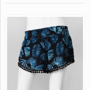 Black w/ Leaf Pom Pom Short