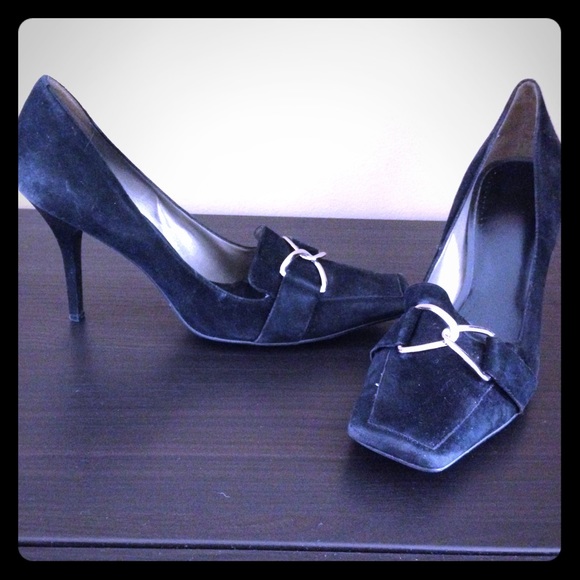 BCBGirl women's black leather heels