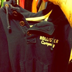 Hollister hoodie with buttons