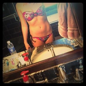 Super cute strapless bikini