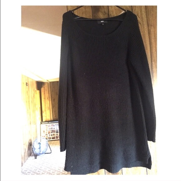 Long black sweater. Cute with leggings!
