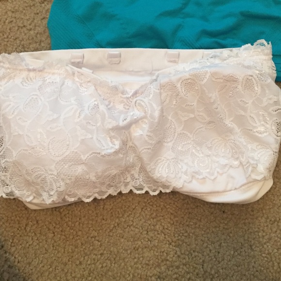 Bras - Picture 4 of 4