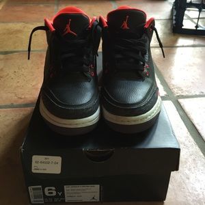 Air Jordan retro 3 size 6 youth