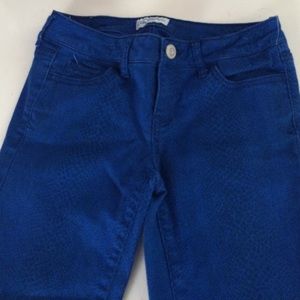 I'm selling this piece because they no longer fit.