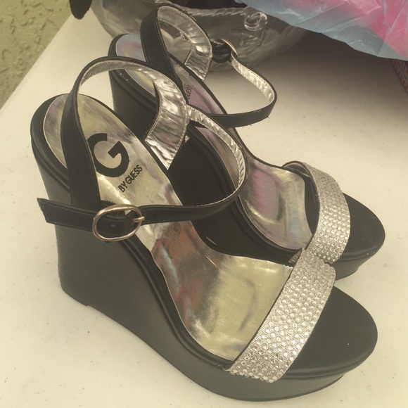 Guess wedges with little diamond studs
