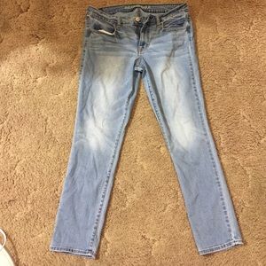 Light wash skinny jeans