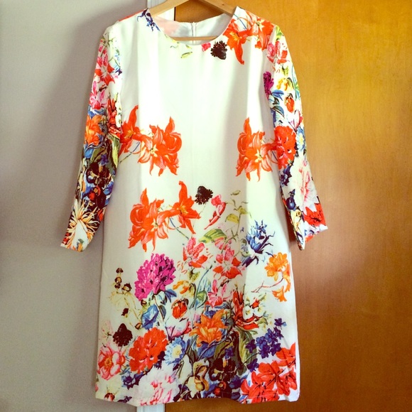 Flowered bordered shift dress