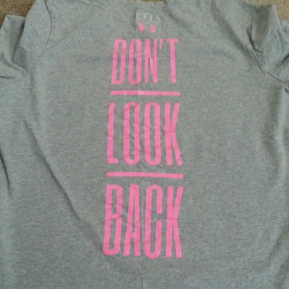 Under Armour semi fit tshirt.