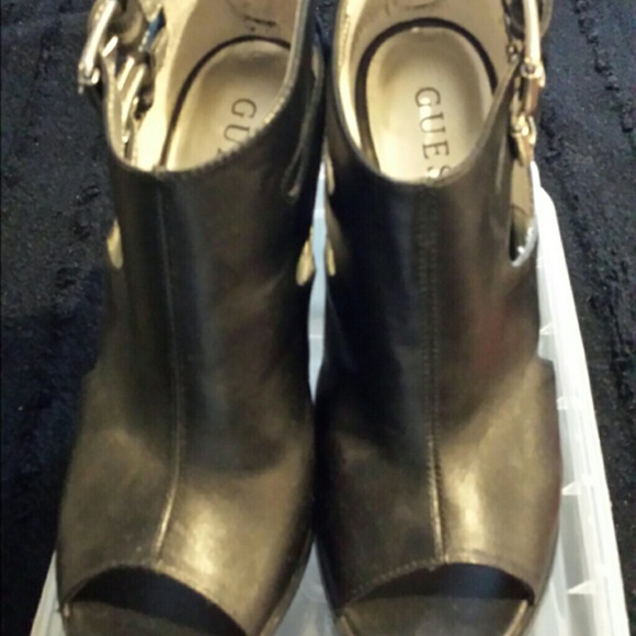 Shoes - Picture 2 of 2