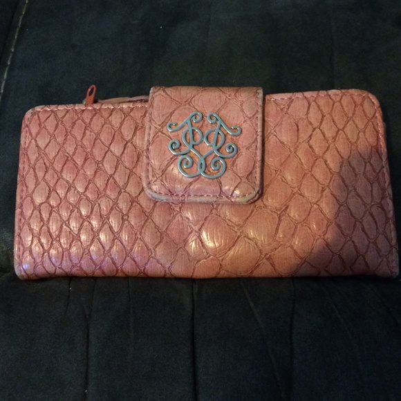 Jessica Simpson wallet