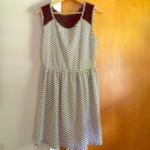 Chevron exposed back zipper dress