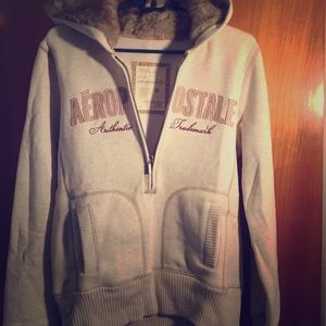 Aéropostale half-zip sweatshirt with faux fur hood