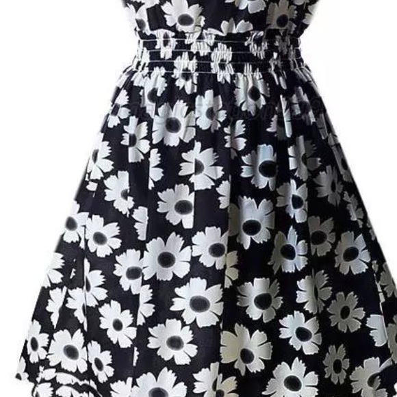 Blk and white dress - Picture 2 of 3