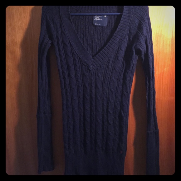 American Eagle v-neck cable knit sweater