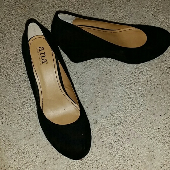 Wedge heels