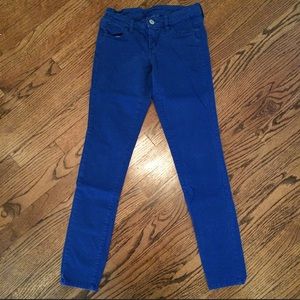 Blue colored denim Skinny Jeans!