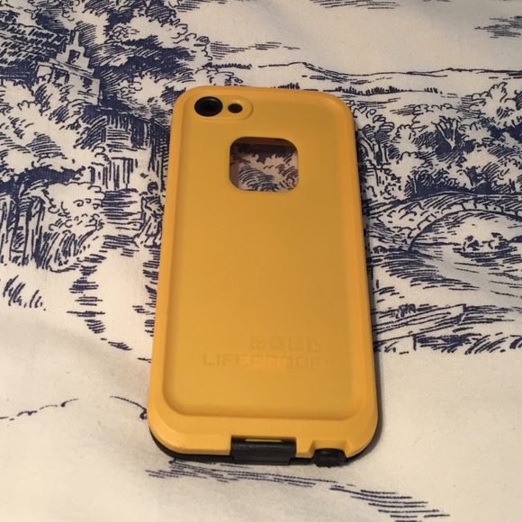 iPhone 5/5s lifeproof case