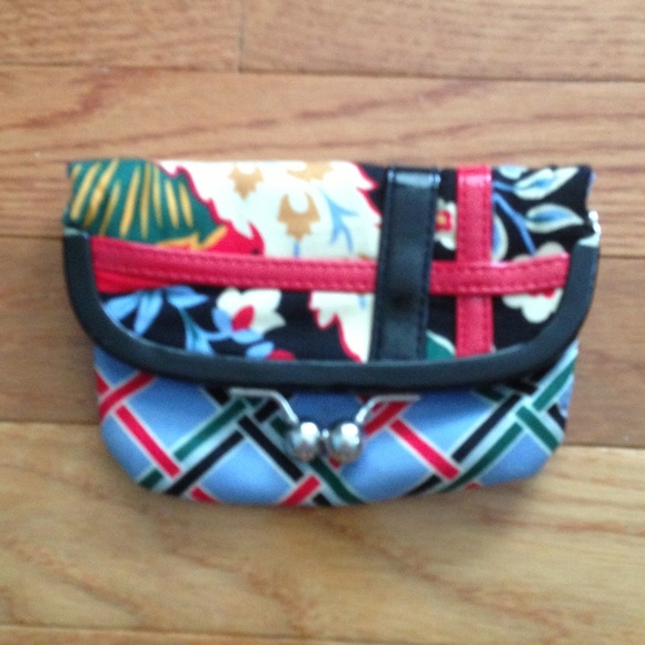 Vera Bradley Handbags - Vera Bradley small purse