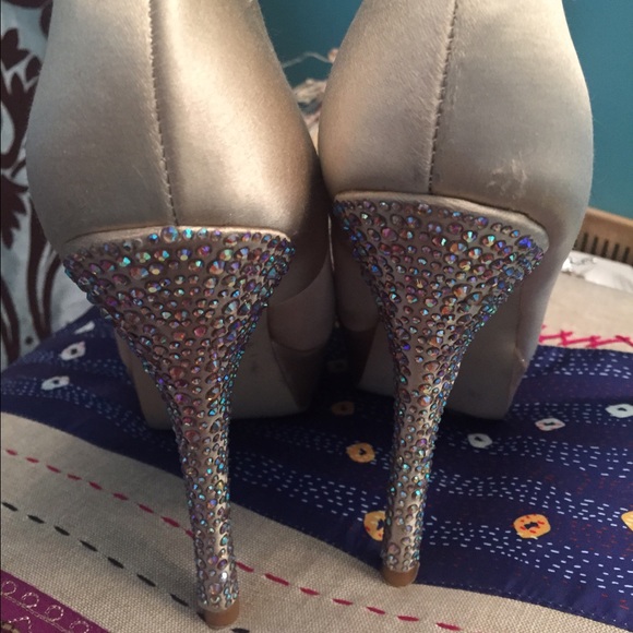 Steve Madden Bling Pumps🌸 - Picture 2 of 4