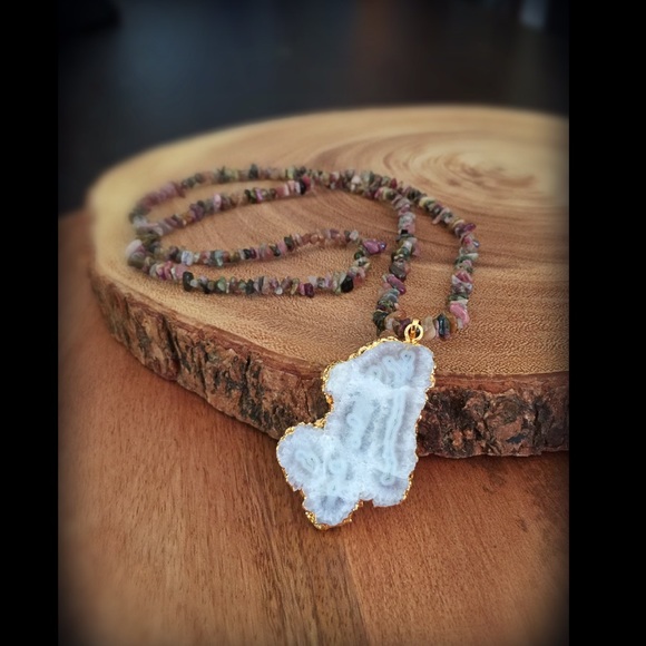 Function & Fringe  Jewelry - 💜bundled🔶Natural stone Druzy necklace