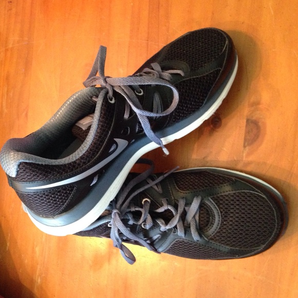 Nike Shoes - Nike Dual Fusion Shoes